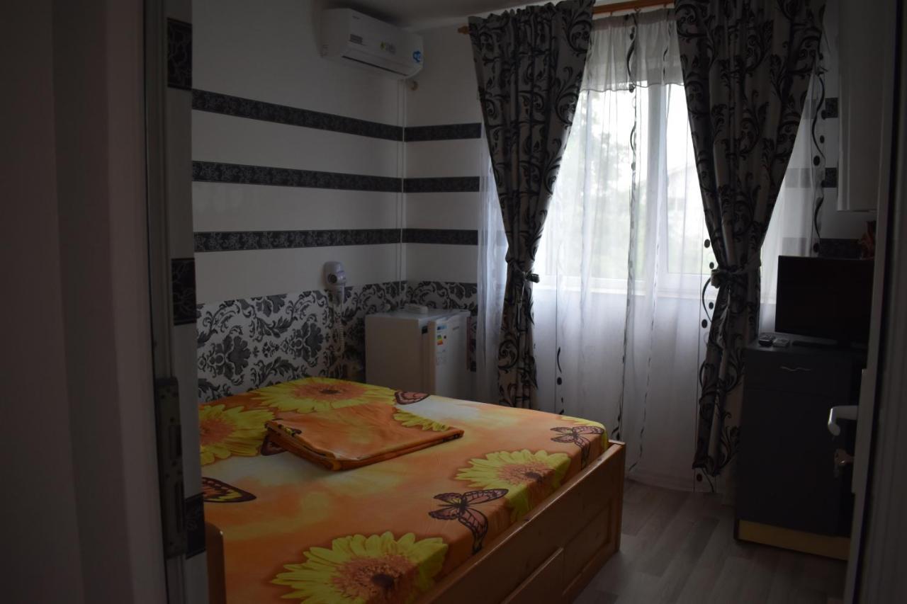 Vila Maricris Tuzla Buitenkant foto
